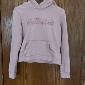 cropped hollister hoodie!